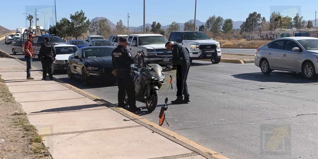 Motociclista resulta lesionado en choque por alcance en Vialidad Sacramento