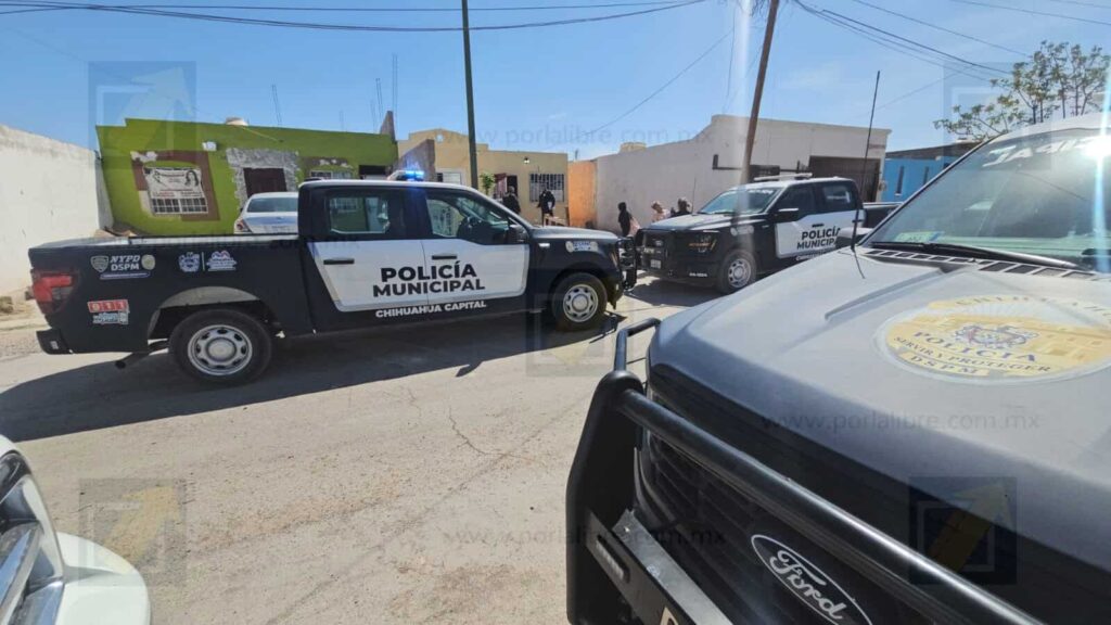 Mujer resulta con fractura tras doble agresión; buscan a su pareja