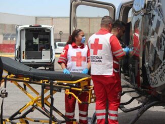 Realizan traslado aéreo de pacientes tras accidente vehicular en Guachochi