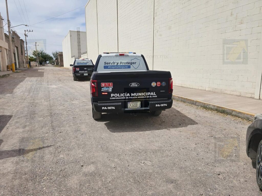 Detienen a ladrón que intenta huir por techos de bodegas y cae de aproximadamente 6 metros