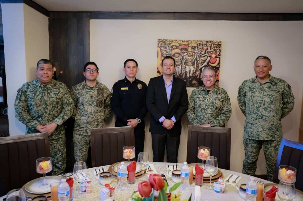Sostiene alcalde Bonilla reunión con nuevo comandante de la Quinta Zona Militar