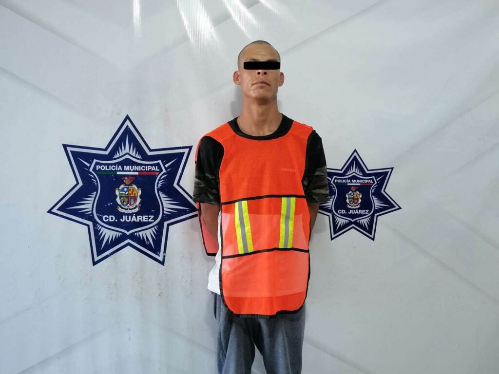 Arrestan a hombre por robo de cableado en plaza comercial de Rincones del Sol