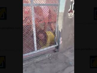 (VIDEO) Captan al esposo y directora de IPACULT Juárez golpeando a una mujer