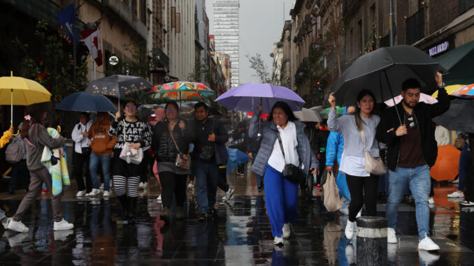 Activan Alerta Roja, Naranja y Amarilla por fuertes lluvias en la CDMX