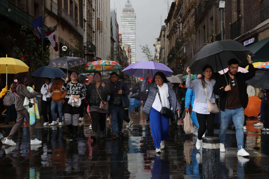 Fuertes lluvias provocan afectaciones en la CDMX