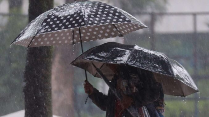 Fuertes lluvias en la CDMX; activan Alerta Roja en tres alcaldías