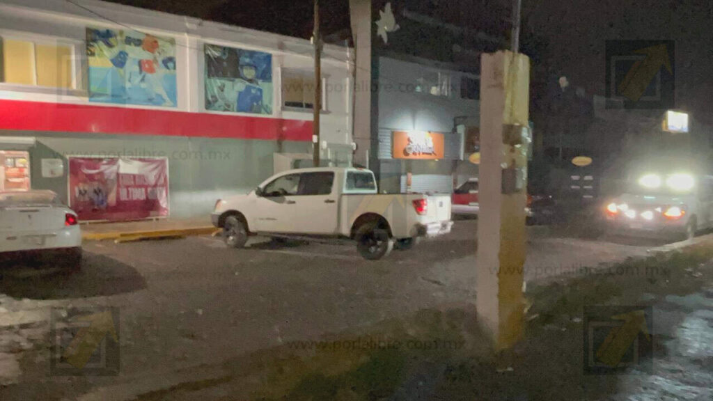 Recuperan camioneta robada cerca del Hospital del ISSSTE