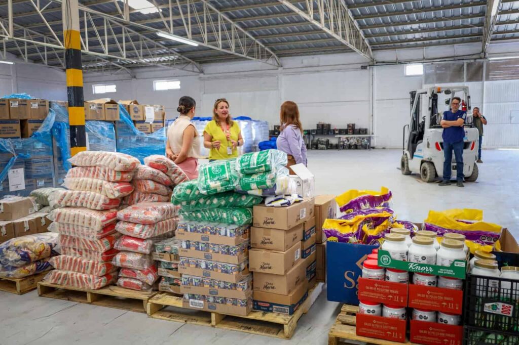 DIF Municipal recibe donación de más de mil 300 kilos de alimentos por parte de OXXO