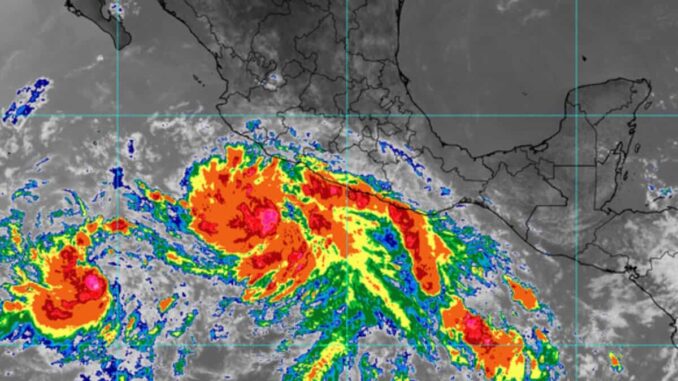 Autoridades revisan avance de «Bárbara» y prevén que crezca a huracán el lunes