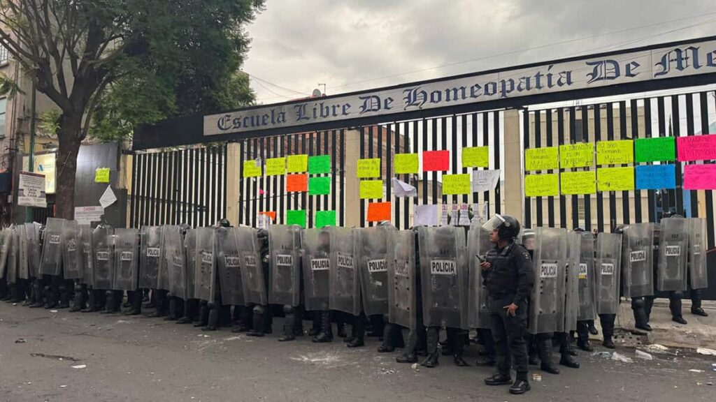 Hallan 5 cuerpos y 10 fetos en edificio de la Cuauhtémoc