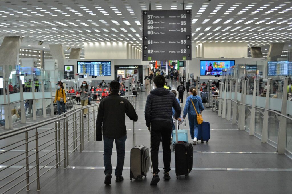 Surge el Grupo Aeroportuario Marina; controlará al AICM y otras terminales
